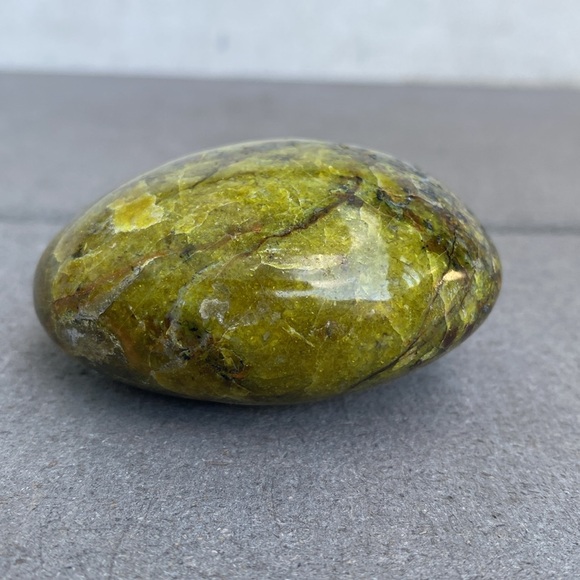 Green Opal Palm stone - Picture 7 of 8